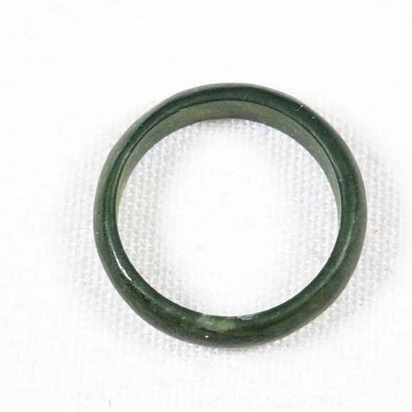 Green jade stone ring size 7, protection from harm good luck jewelry - Picture 2 of 10